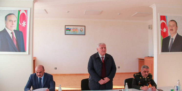 Şəki Şəhər İcra Hakimiyyətinin başçısı Elxan Usubov Qumux kəndinin sakinləri ilə görüşüb